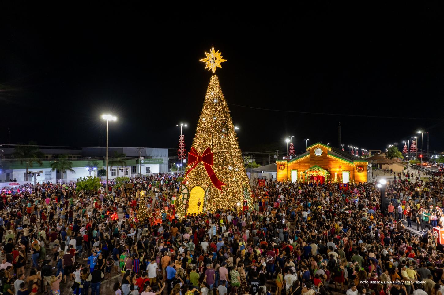 Boa Vista celebra acendimento das Árvores de Natal em dois pontos da cidade