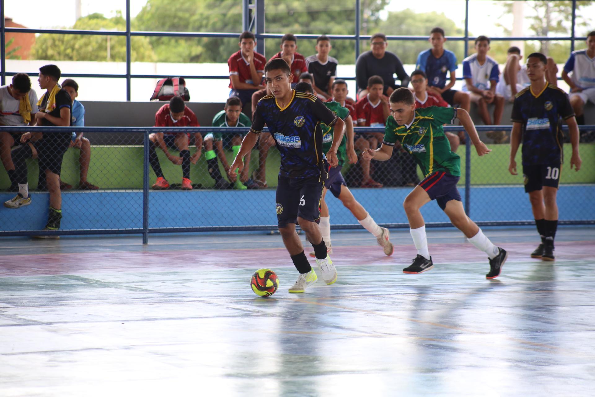 Festival de Futsal movimenta estudantes de colégios estaduais militarizados
