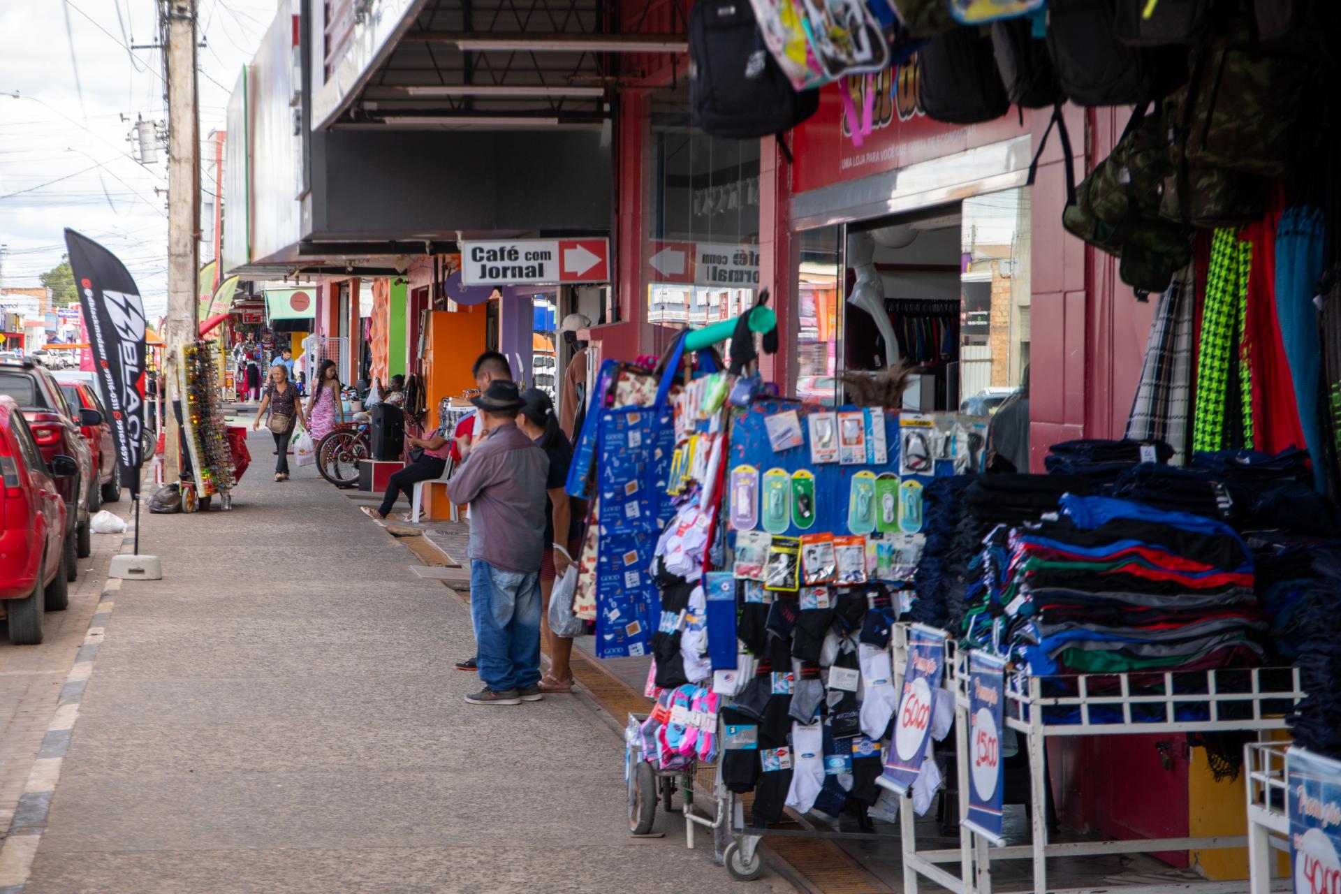 Na contramão do país, Roraima reduz número de famílias com contas em atraso