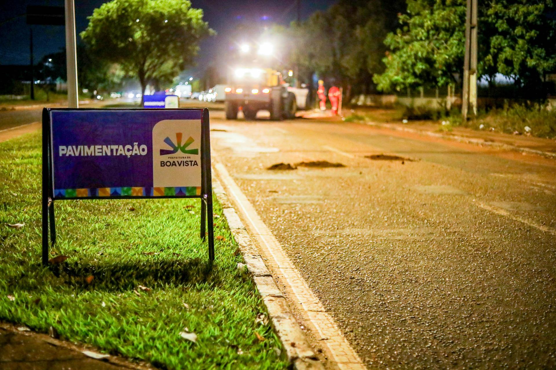 Prefeitura inicia recapeamento noturno na avenida São Sebastião e amplia serviços para 81 ruas