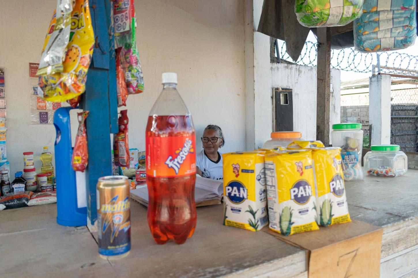 10 anos de imigração venezuelana em Roraima é tema de mostra fotográfica em shopping de Boa Vista