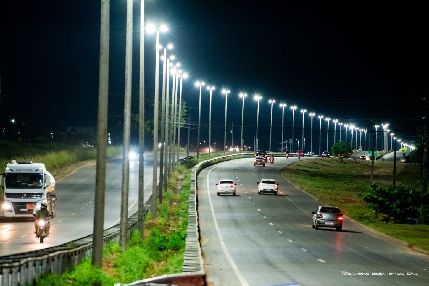 Avenida Brasil recebe nova iluminação em LED e garante mais segurança para moradores