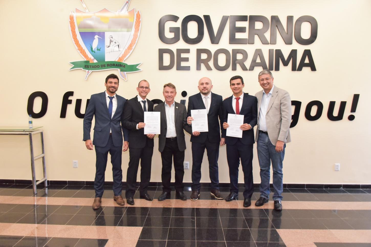 Governador empossa 20 novos auditores fiscais da Sefaz