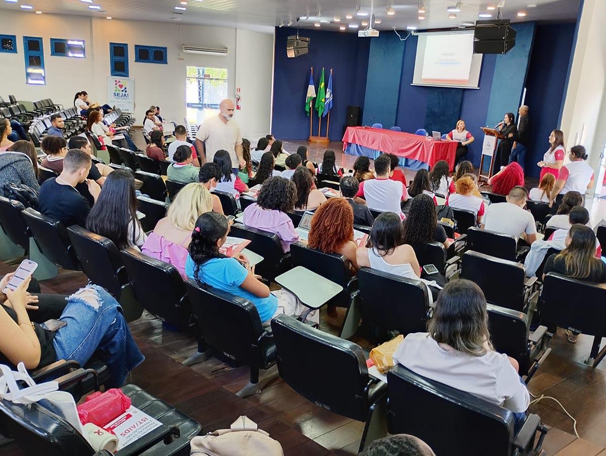 Uerr realiza palestras de prevenção ao HIV/Aids alusivas ao Dezembro Vermelho