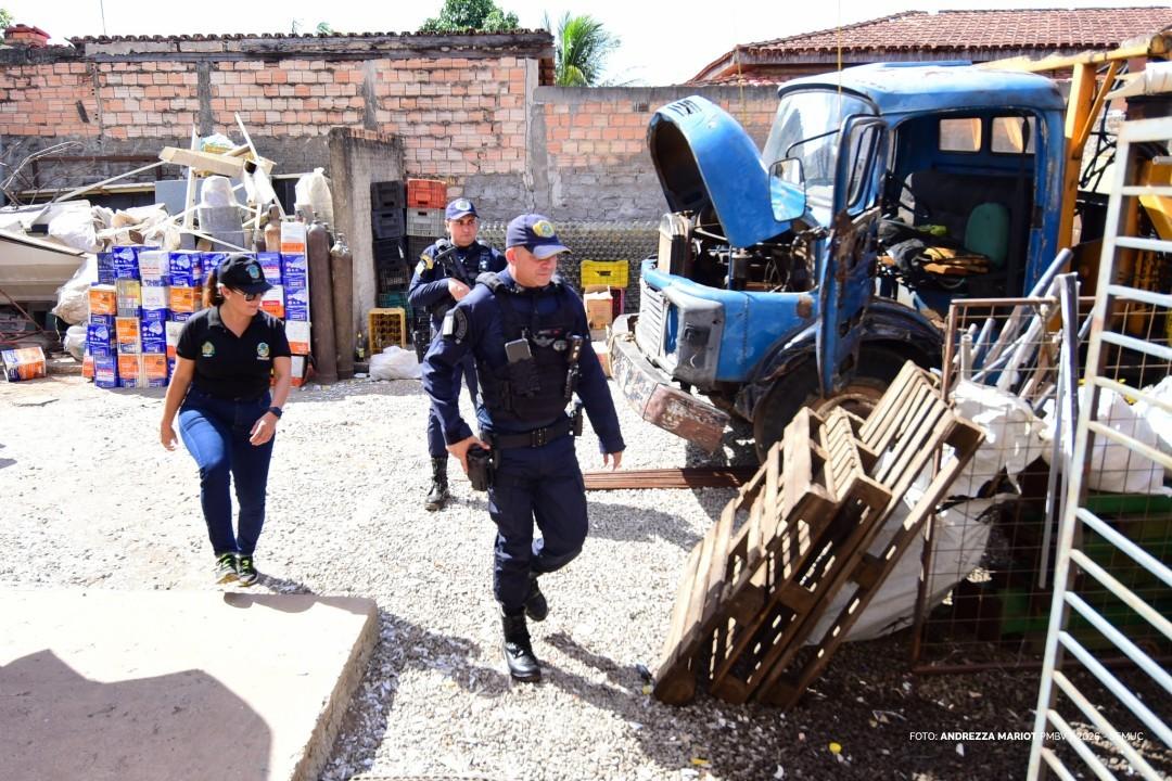 Ação conjunta fiscaliza ferros-velhos e sucatões em Boa Vista