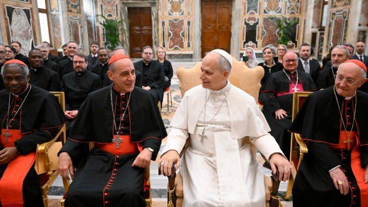 Papa Leão XIV reforça defesa da dignidade humana em mensagem à Doutrina da Fé