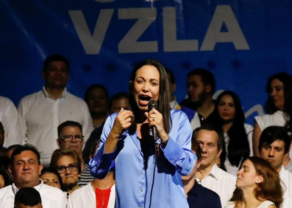 María Corina promete voltar para a Venezuela 
