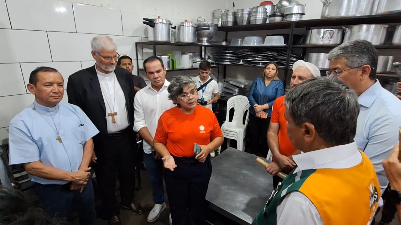 Ministro Wellington Dias visita projetos da Cáritas em Boa Vista e discute continuidade da assistência social