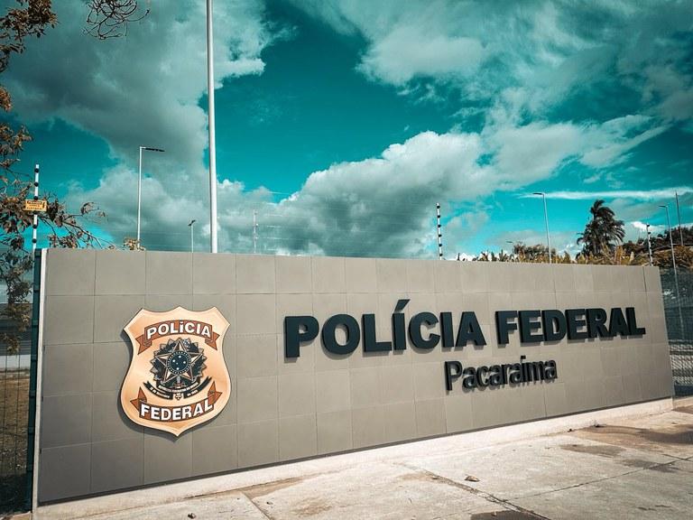 PF prende homem por uso de documento com carimbo irregular em Roraima