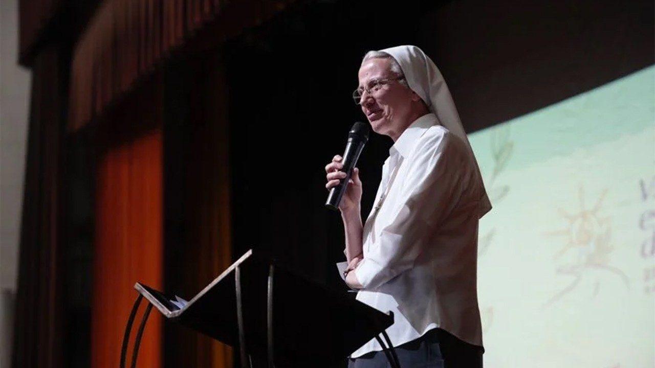 Irmã Simona Brambilla passa a integrar o Dicastério para os Bispos