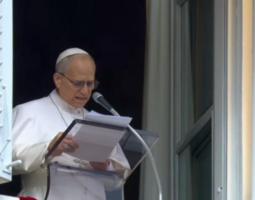 Leão XIV no Angelus: ser a luz de Jesus a quem precisa, com 