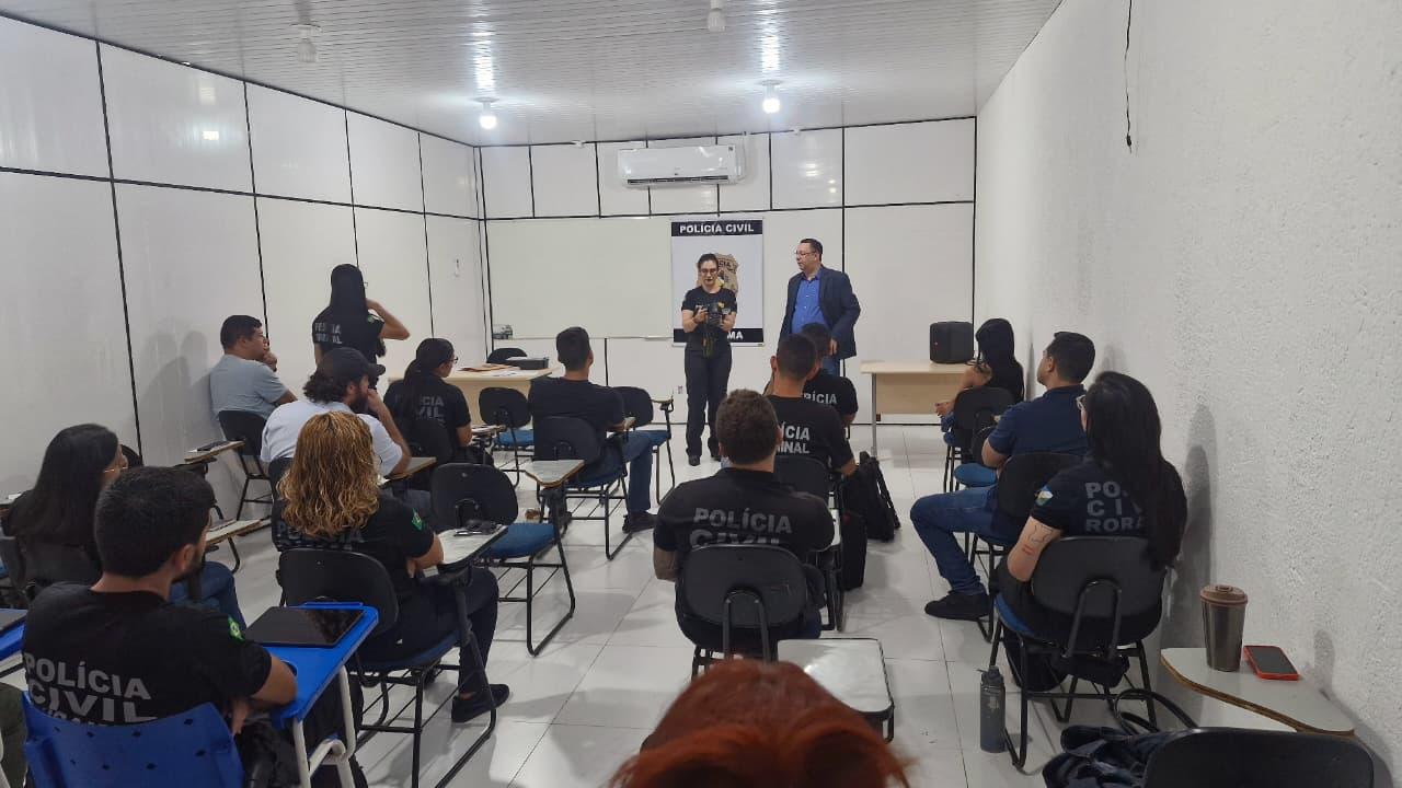 Policiais civis recebem treinamento teórico e prático sobre Cadeia de Custódia de Vestígios
