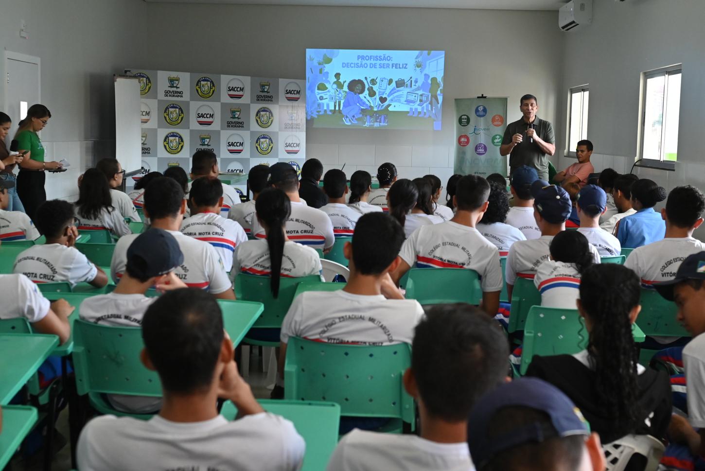Inovem inicia 2026 com teste vocacional para alunos do Vitória Mota Cruz