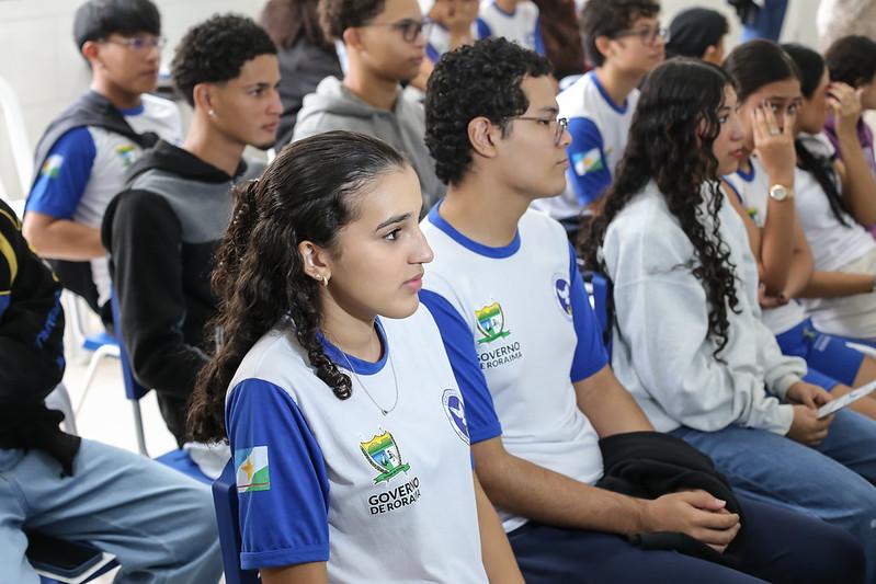 Abandono escolar cai 58% em Roraima após dois anos do programa Pé-de-Meia