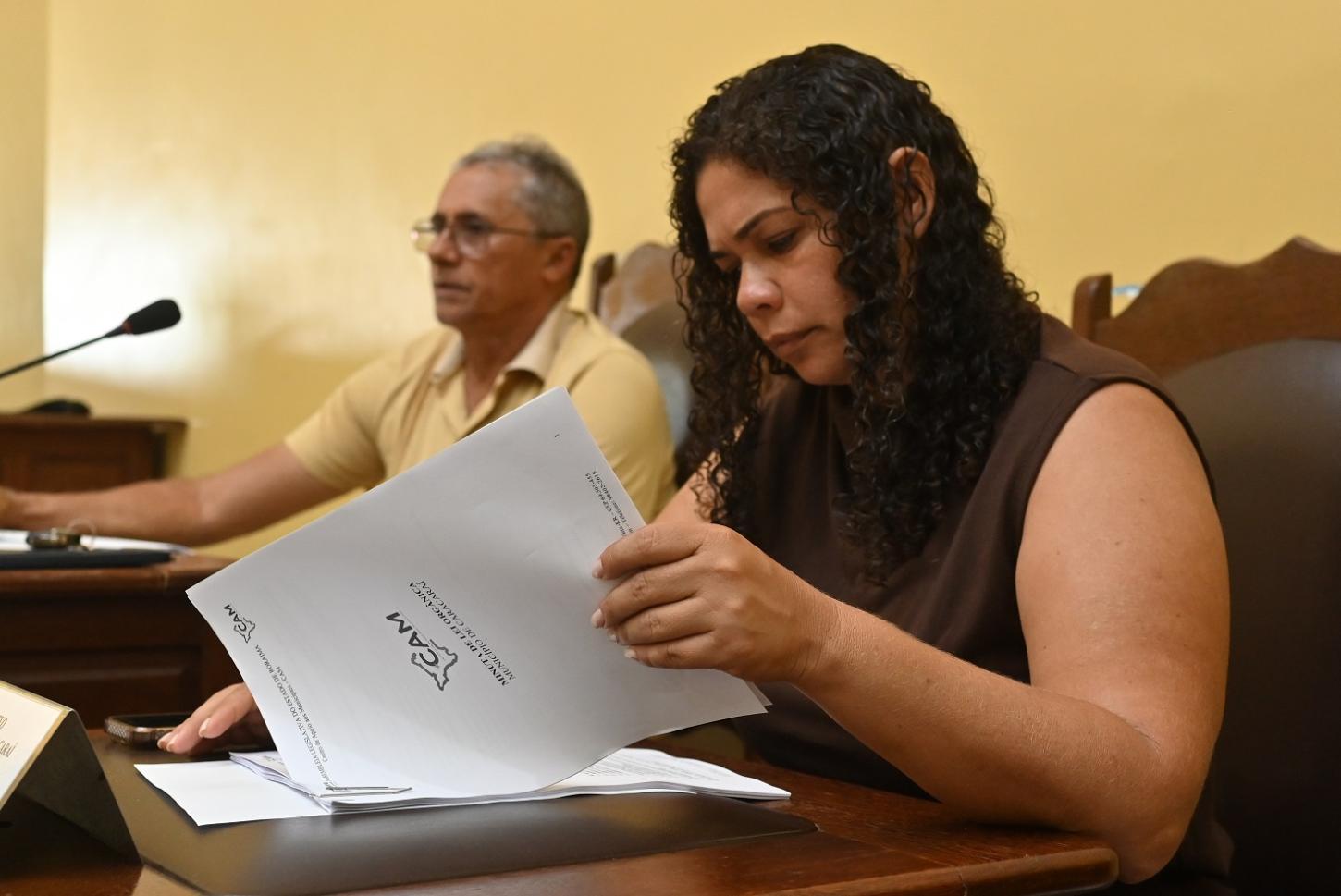 Caracaraí recebe minuta para atualização da Lei Orgânica
