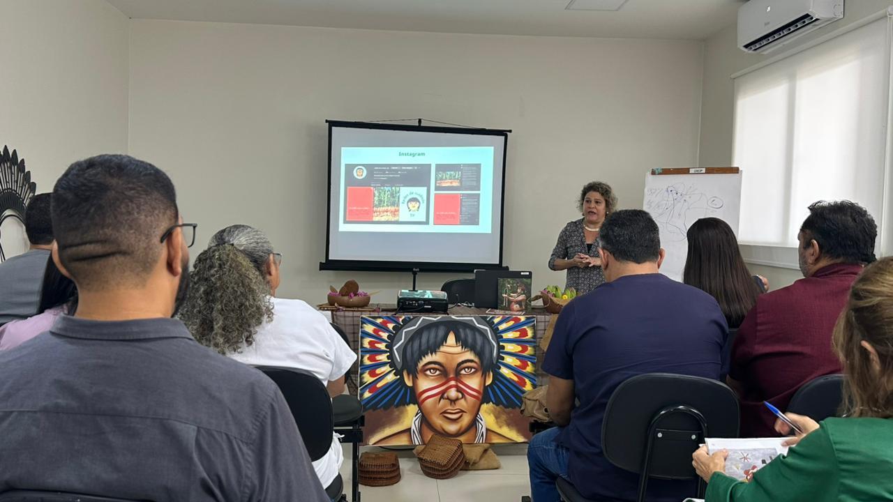Saberes ancestrais ganham espaço em feira de artesanato no HMI durante semana dos Povos Originários