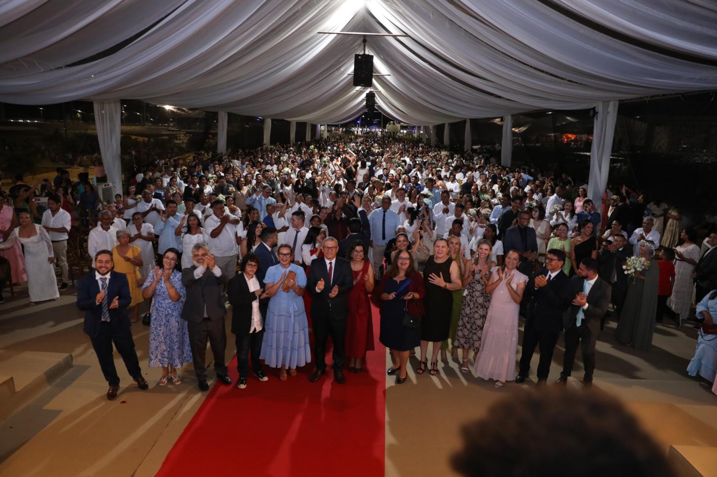 “Enfim, Casados!” celebra união de 258 casais durante casamento coletivo no Parque do Rio Branco