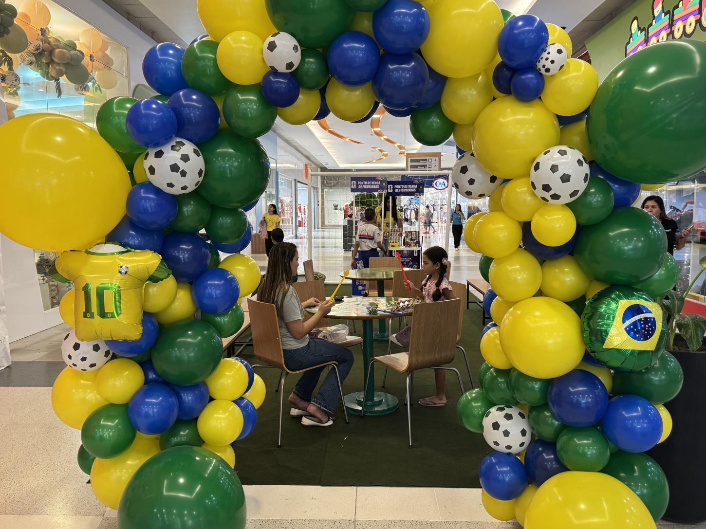 Shopping recebe ponto de troca e venda de figurinhas da Copa 2026