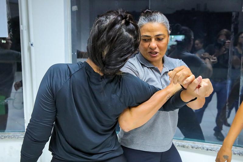 ALERR aprova projeto que libera uso de dispositivo de eletrochoque para legítima defesa de mulheres