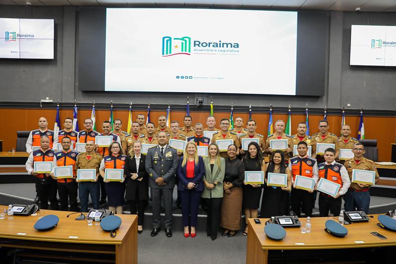 ALERR homenageia bombeiros e integrantes da Defesa Civil com a Comenda Orgulho de Roraima