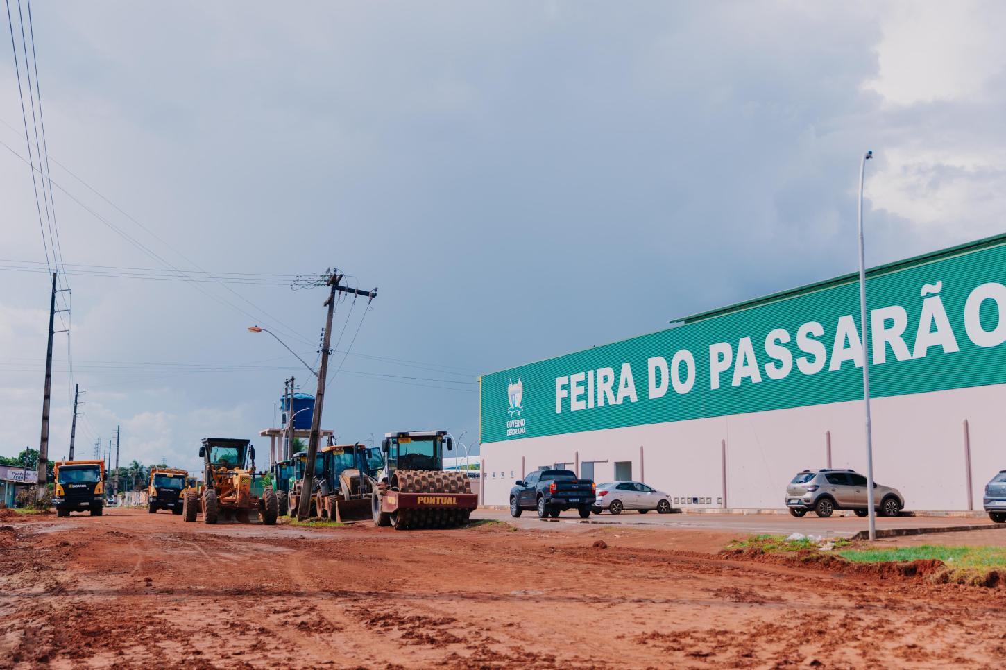 Obra na rua Vovó Júlia vai melhorar o acesso para carga e descarga de mercadorias em uma das principais feiras livres da capital