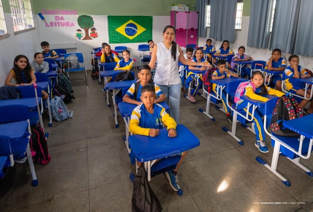 Alunos da rede municipal de ensino retornaram às aulas nesta quarta-feira, 22