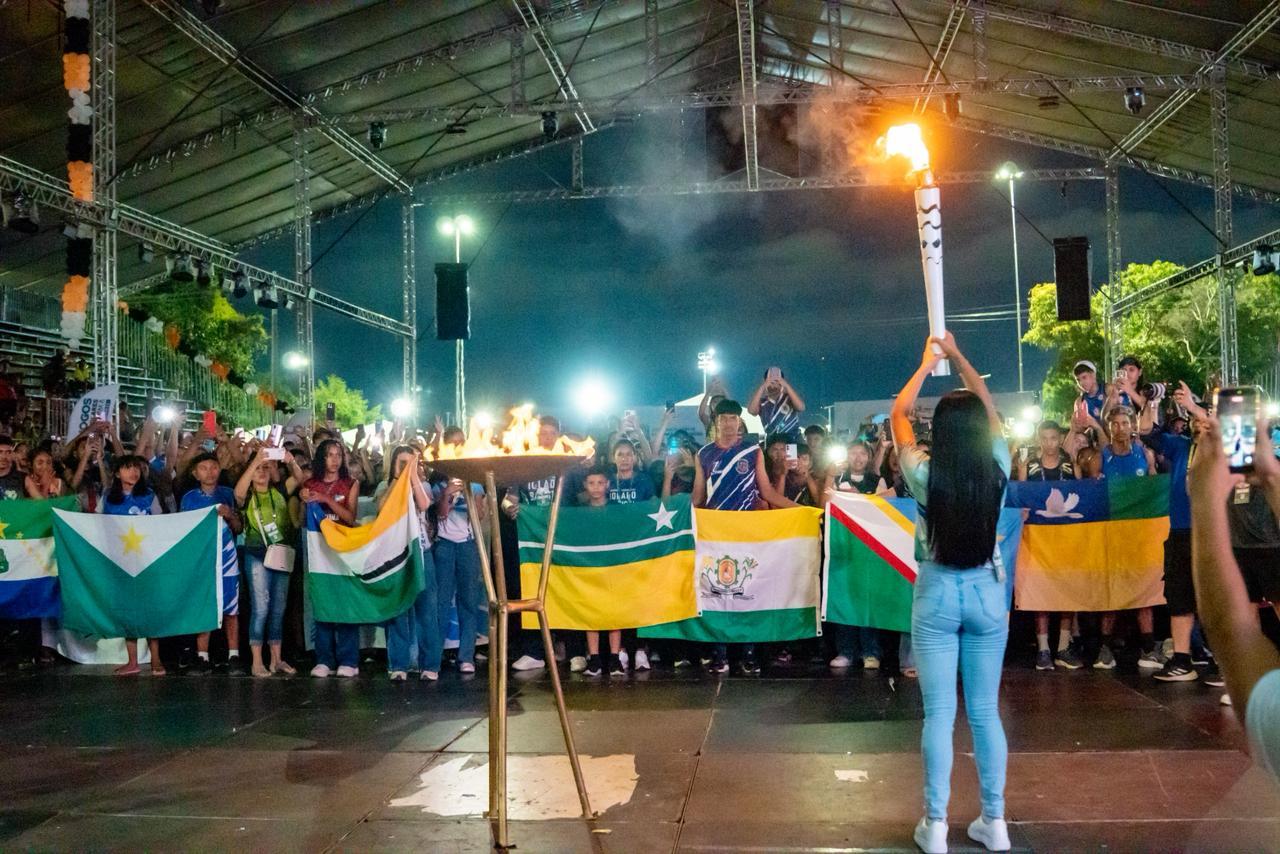 Fase final dos Jogos Escolares de Roraima é aberta com desfile de delegações no Parque Anauá