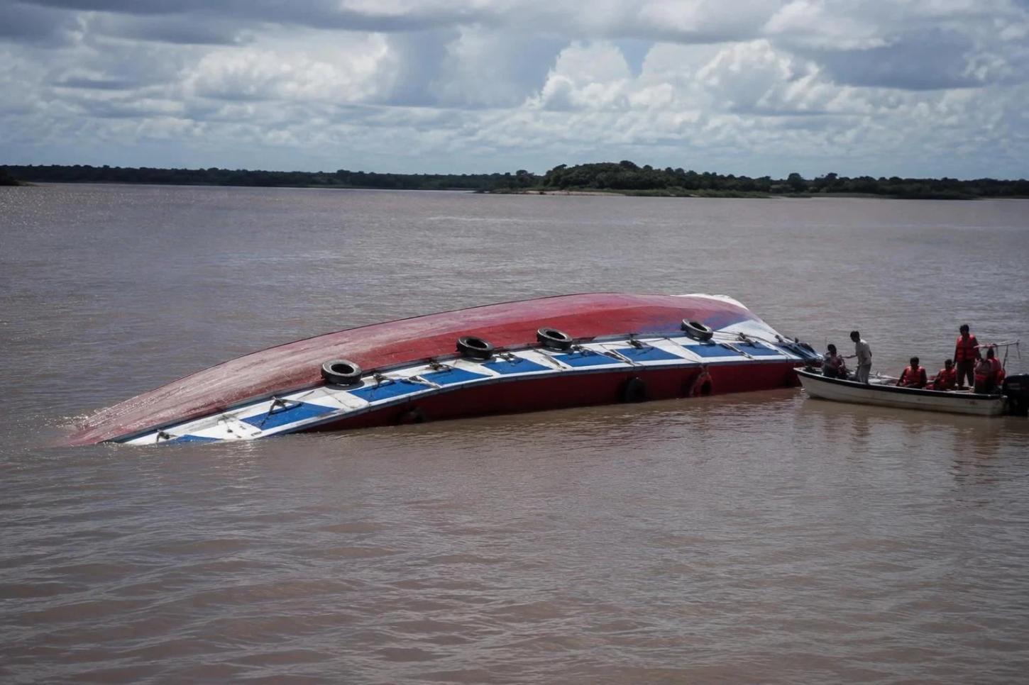 Governo de Roraima manifesta solidariedade à Guiana após naufrágio de balsa