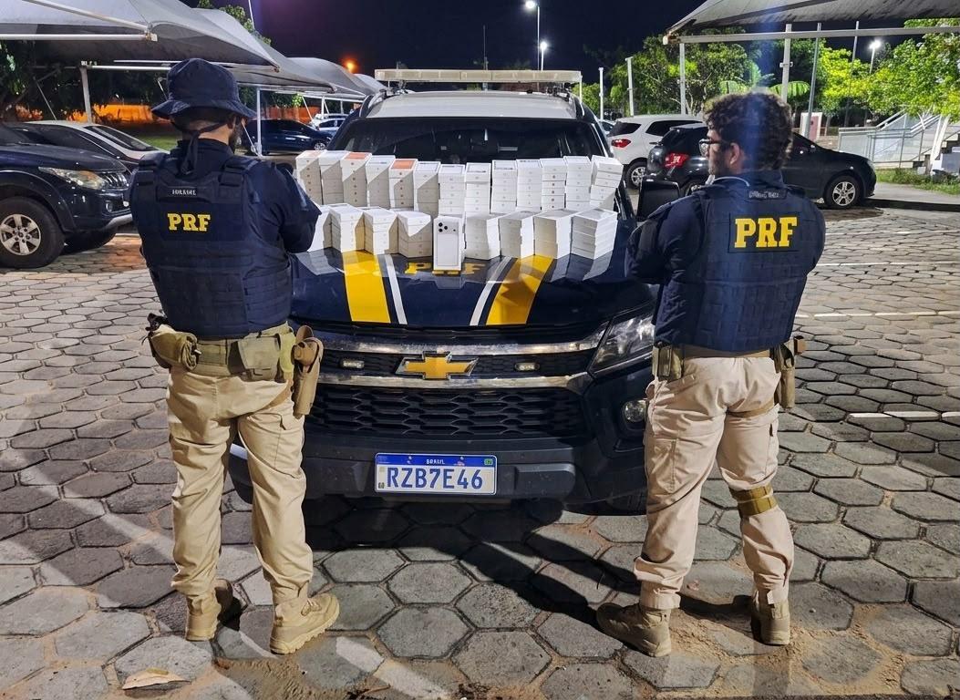 PRF apreende 176 celulares, arma de fogo e drogas durante ações da Operação Fronteira em Roraima
