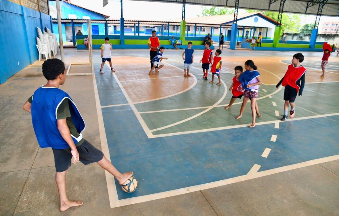 Projeto leva esporte, cultura e lazer para cerca de 200 crianças durante as férias