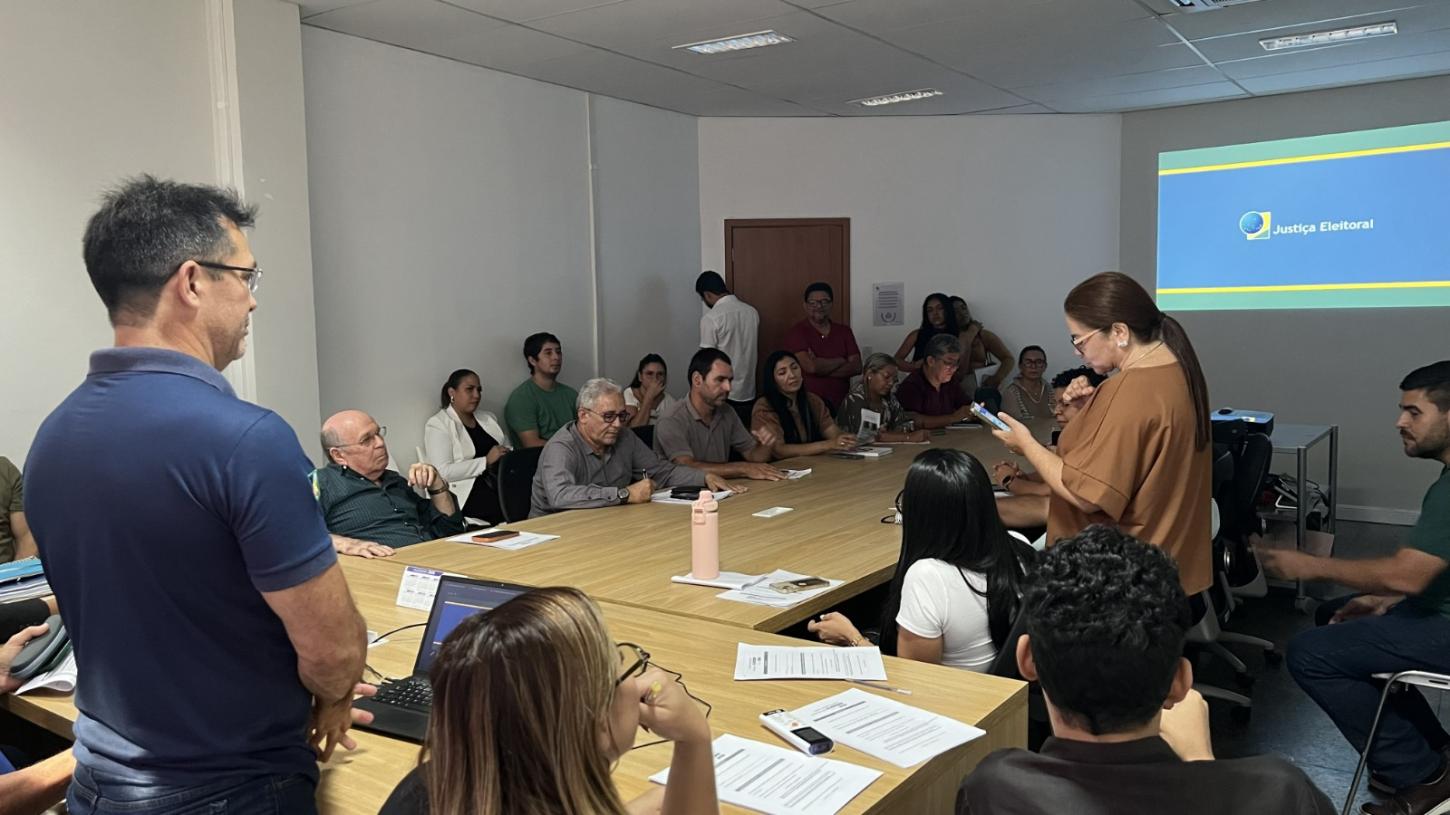 TRE-RR capacita representantes de partidos sobre novo Sistema de Candidaturas