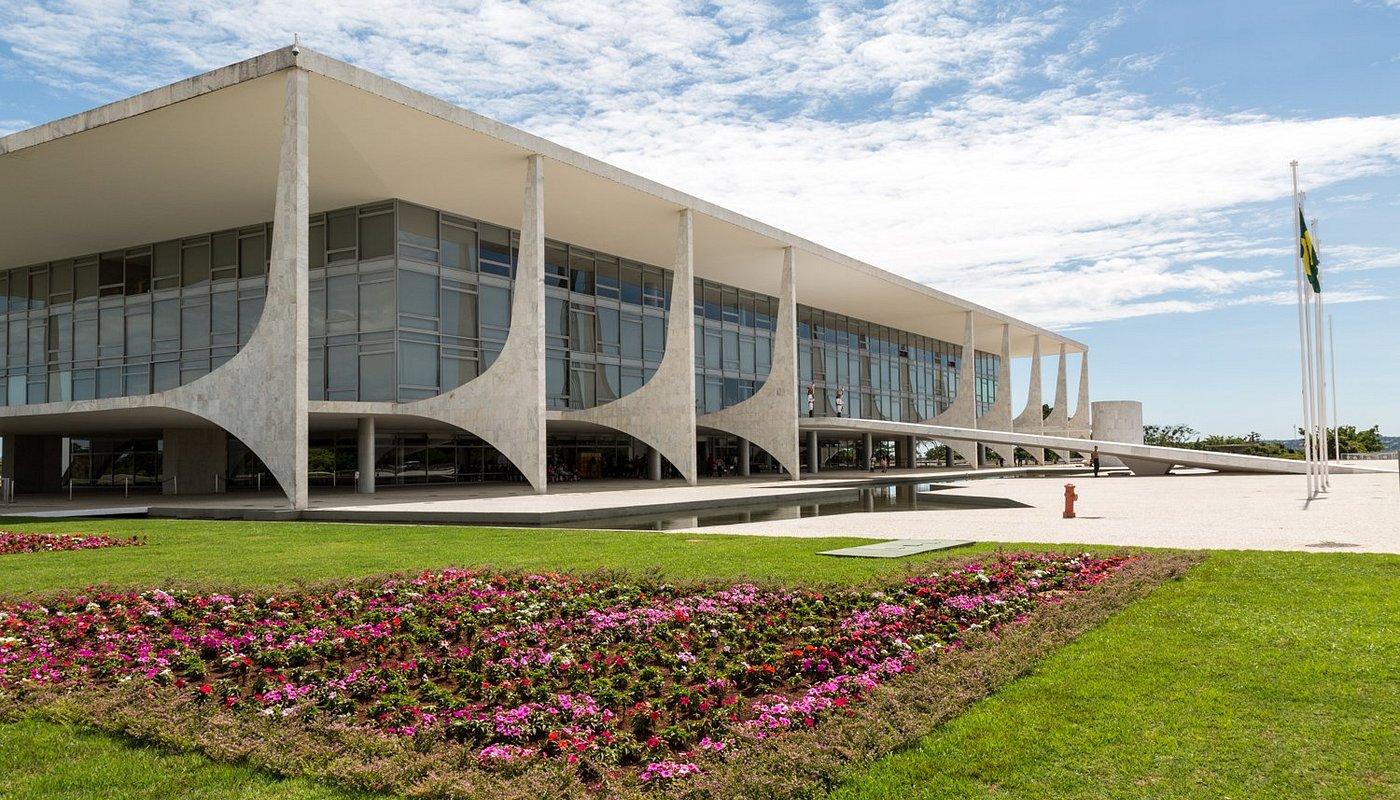 Três partidos oficializam candidaturas à Presidência da República