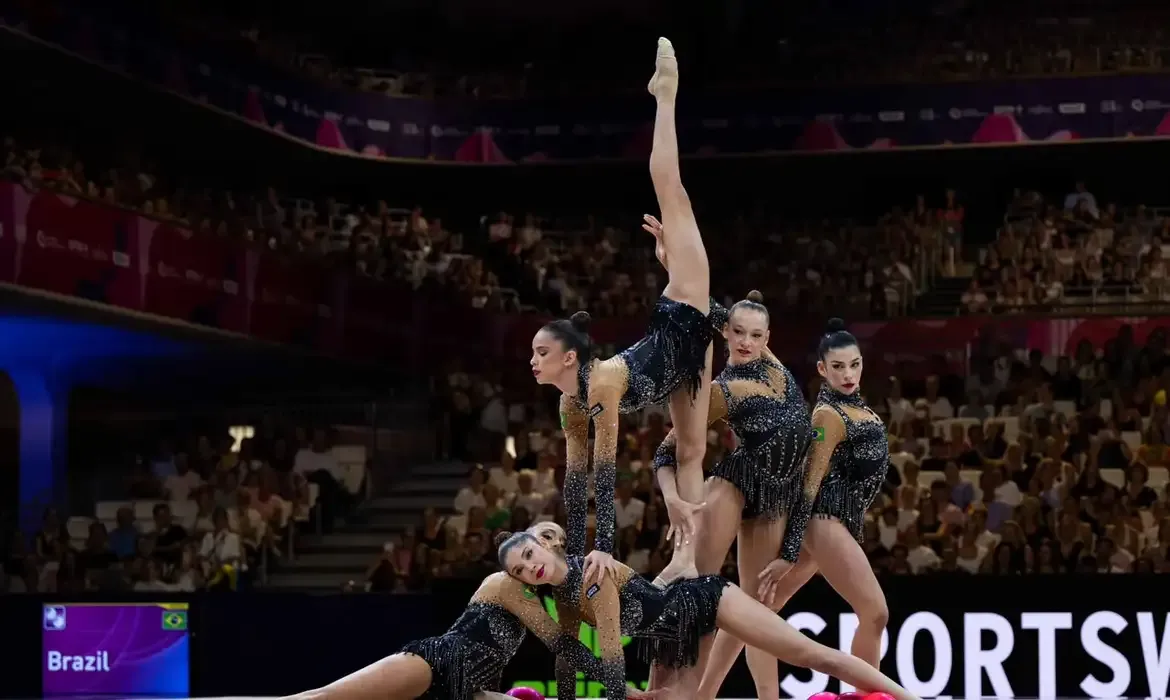 Brasil conquista dois ouros inéditos no Mundial de Ginástica Rítmica