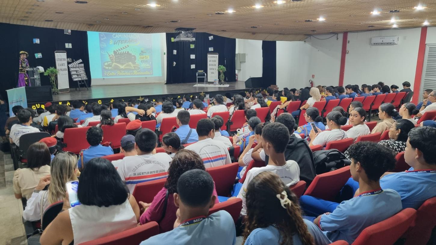 Entre páginas e câmeras, estudantes reinventam a literatura