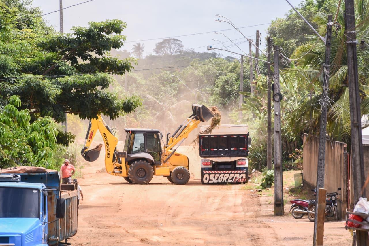 Governo acompanha obras de pavimentação em Alto Alegre