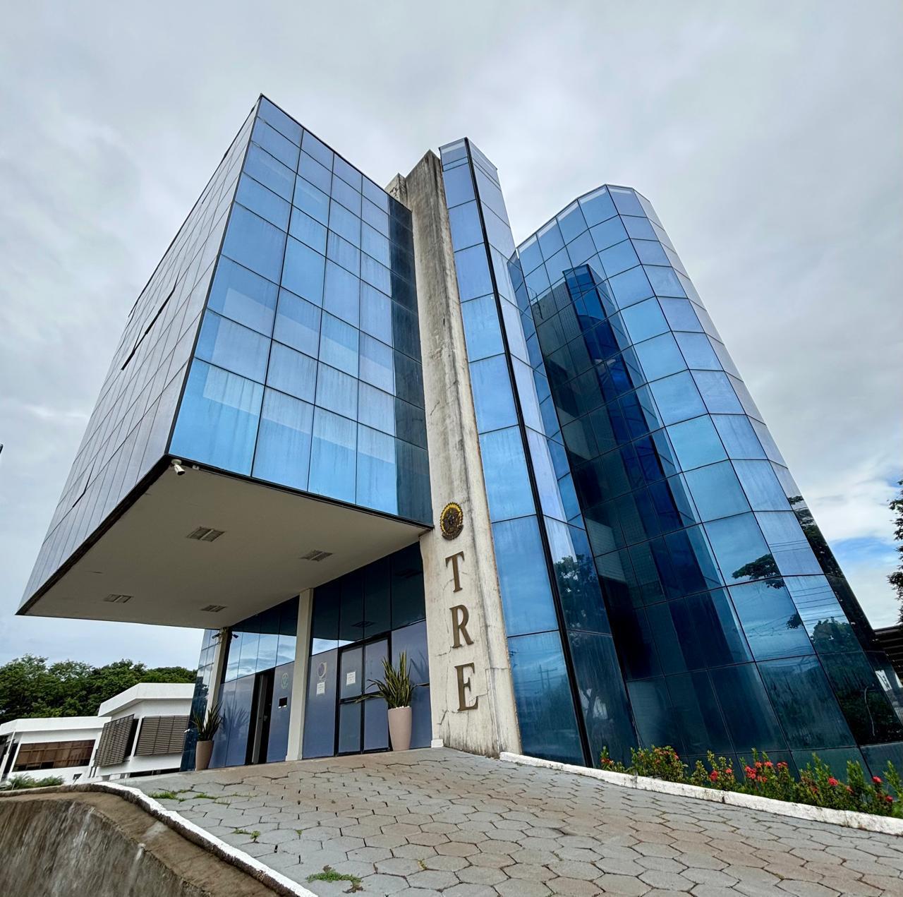 TRE-RR determina retirada de propaganda impulsionada em apoio a Arthur Henrique e multa Antonio Denarium