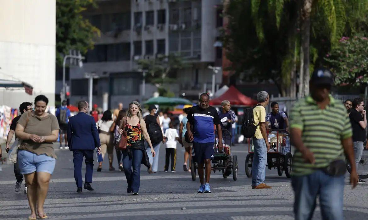 Senado deve analisar PEC que acaba com escala 6x1 nesta quarta