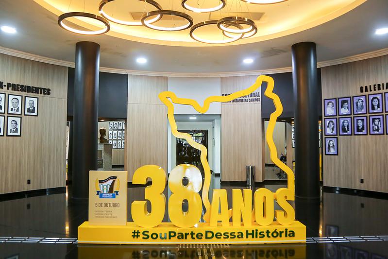 Assembleia Legislativa de Roraima monta espaço para fotos em celebração aos 38 anos do estado