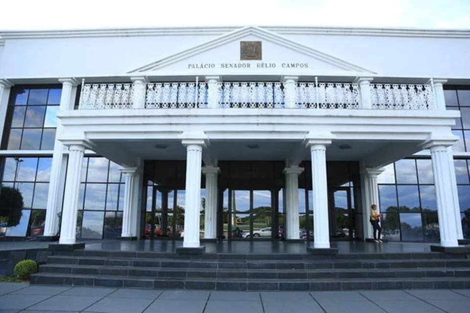 Roraima estabelece prazo para novos gastos e prioriza salários e serviços essenciais